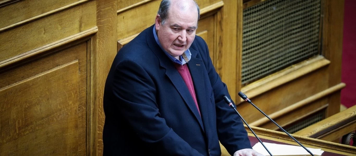 Ν.Φίλης για κάμερες στις σχολικές αίθουσες: «Είναι ντροπή αυτό που γίνεται» (βίντεο)